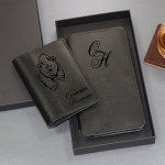 Подарочный набор портмоне и обложка для паспорта с гравировкой Nord, цвет черный