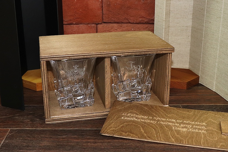 Набор из двух стаканов для виски в подарочном пенале Кубики льда
