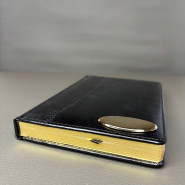 Недатированный ежедневник "Бюрократ" с гравировкой на шильде