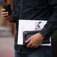 Портмоне на молнии с гравировкой "Авиатор", цвет коричневый