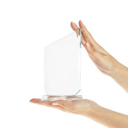 Стела из стекла с гравировкой "Стаклер"