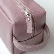 Кожаный несессер с гравировкой, цвет розовый