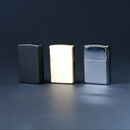Зажигалка Zippo черная матовая с именной гравировкой "Искра"