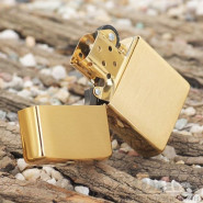 Зажигалка Zippo с гравировкой. Цвет золото