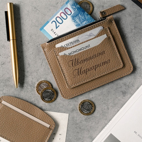 Компактный кошелек из кожи с гравировкой "Resort", бежевый