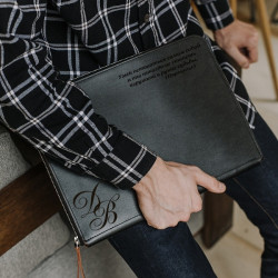 Папка для документов и ноутбука с гравировкой "Folder Black"