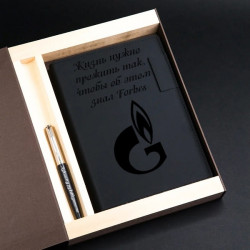 Подарочный набор ежедневник и ручка Parker с персональной гравировкой «Roxy», цвет черный