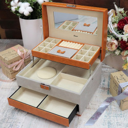 Шкатулка-автомат с гравировкой «Юма»