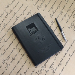 Ежедневник в мягкой обложке с гравировкой «Travel»