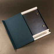 Подарочный набор кожаный ежедневник на кнопках и ручка Parker с гравировкой "Bally"