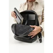 Кожаный рюкзак с гравировкой "Liberty black"