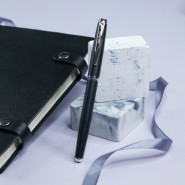 Подарочный набор кожаный ежедневник на кнопках и ручка Pierre Cardin с гравировкой "Fergi"