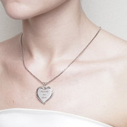 Кулон с гравировкой на цепочке "Любящее сердце"