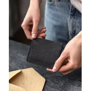 Картхолдер кожаный с гравировкой "Флэт", цвет черный