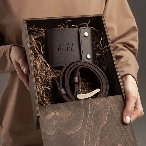 Подарочный набор мужских аксессуаров с персональной гравировкой "Галлас", цвет коричневый