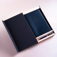 Кожаный ежедневник с гравировкой «Аллегро», сменный блок, синий с золотым срезом