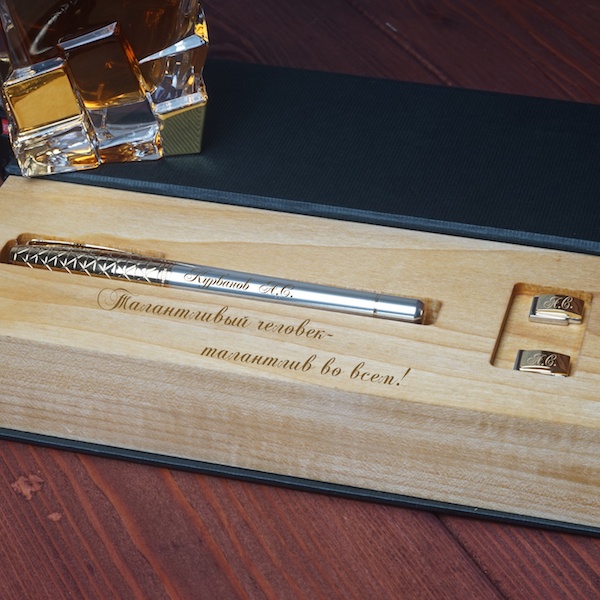 Подарочный набор ручка и запонки с гравировкой