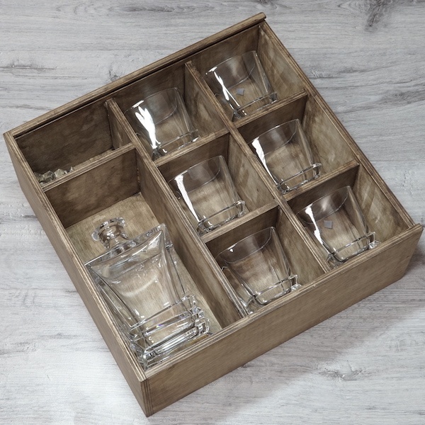 Подарочный набор штоф и стаканы для виски в деревянной коробке