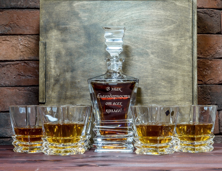 Подарочный набор штоф и 6 стаканов для виски