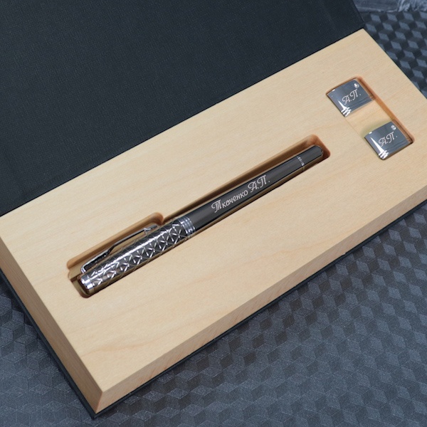 Премиальный набор ручка Parker и запонки с гравировкой De Luxe