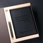 Набор ежедневник и ручка Pierre Cardin с гравировкой в коробке Glow, цвет черный