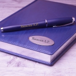 кожаный синий ежедневник и ручка Parker