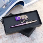 Подарочный набор с гравировкой ручка Parker и флешка на 8Гб Lady