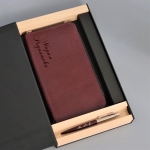 Подарочный набор портмоне и ручка Parker с гравировкой Rockaway, цвет бордо