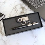 Подарочный набор с гравировкой ручка Parker и флешка на 8ГБ Black