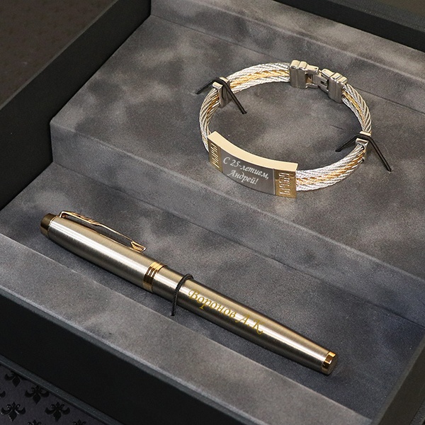 Подарочный набор браслет и ручка с гравировкой Sparta