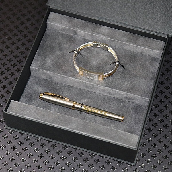 Подарочный набор браслет и ручка с гравировкой Sparta