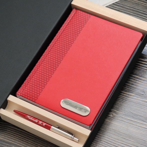 Подарочный набор ежедневник и ручка Parker с гравировкой Red