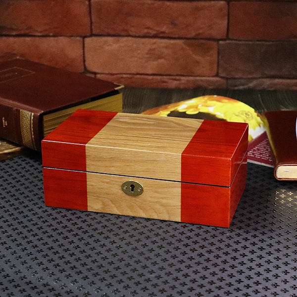 Шкатулка деревянная для часов с гравировкой Красный Дракон